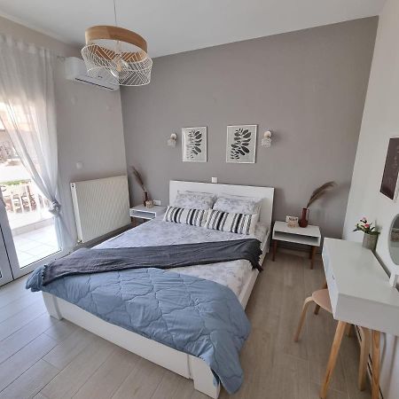 Our Home-Fully Renovated Apartments And Studios By The Sea ニキティ エクステリア 写真