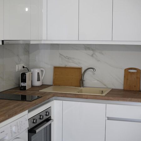 Our Home-Fully Renovated Apartments And Studios By The Sea ニキティ エクステリア 写真