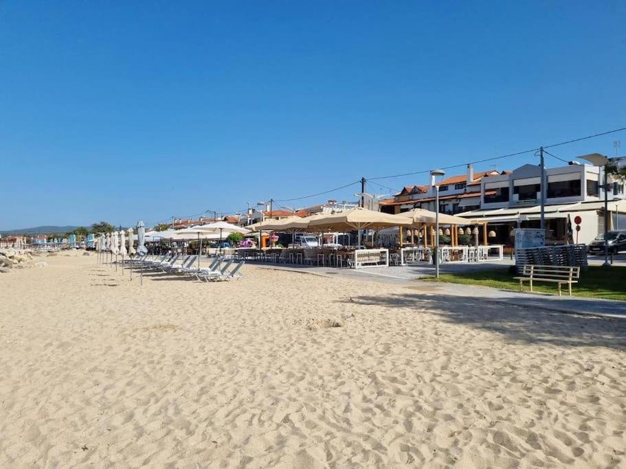 Our Home-Fully Renovated Apartments And Studios By The Sea ニキティ エクステリア 写真