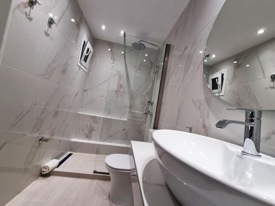Our Home-Fully Renovated Apartments And Studios By The Sea ニキティ エクステリア 写真