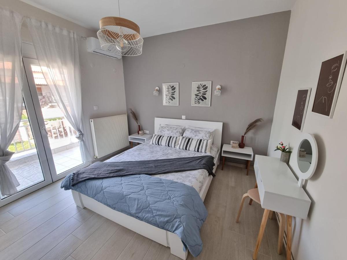 Our Home-Fully Renovated Apartments And Studios By The Sea ニキティ エクステリア 写真