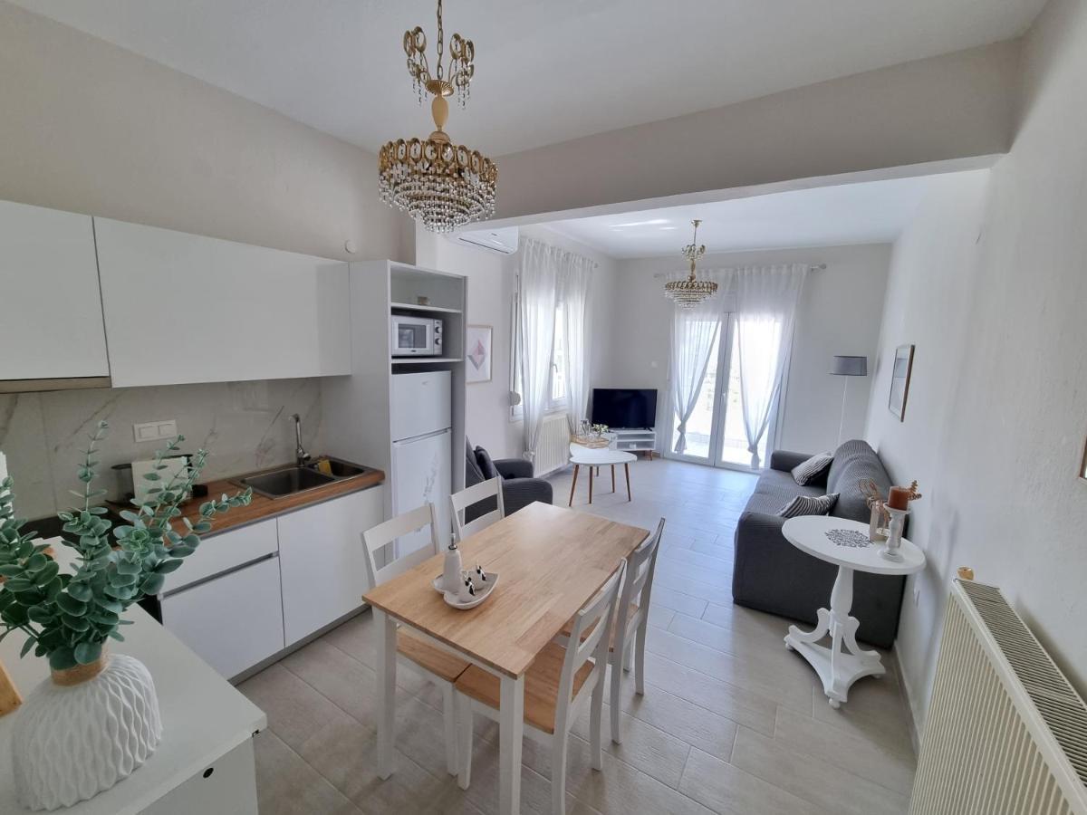 Our Home-Fully Renovated Apartments And Studios By The Sea ニキティ エクステリア 写真