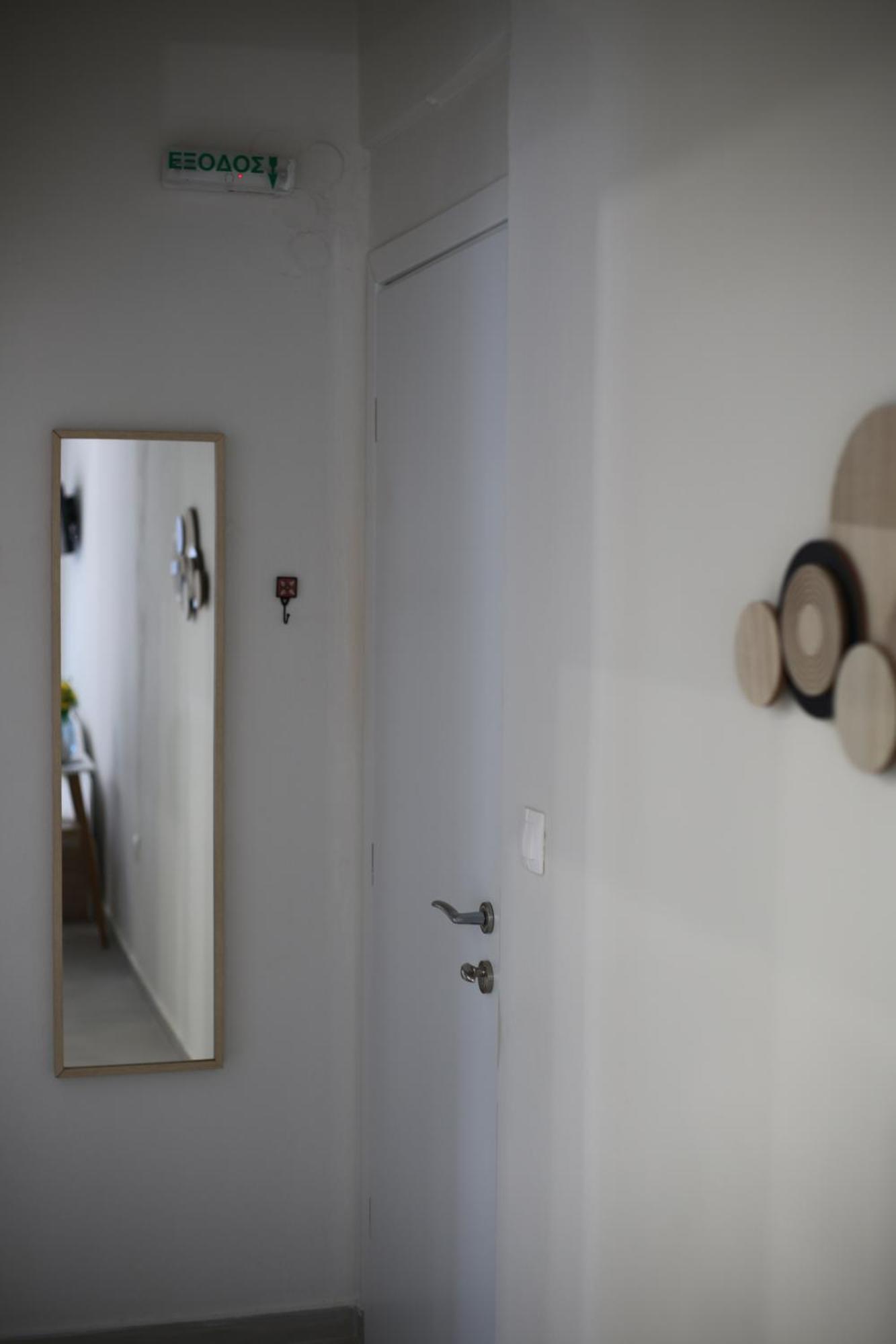 Our Home-Fully Renovated Apartments And Studios By The Sea ニキティ エクステリア 写真