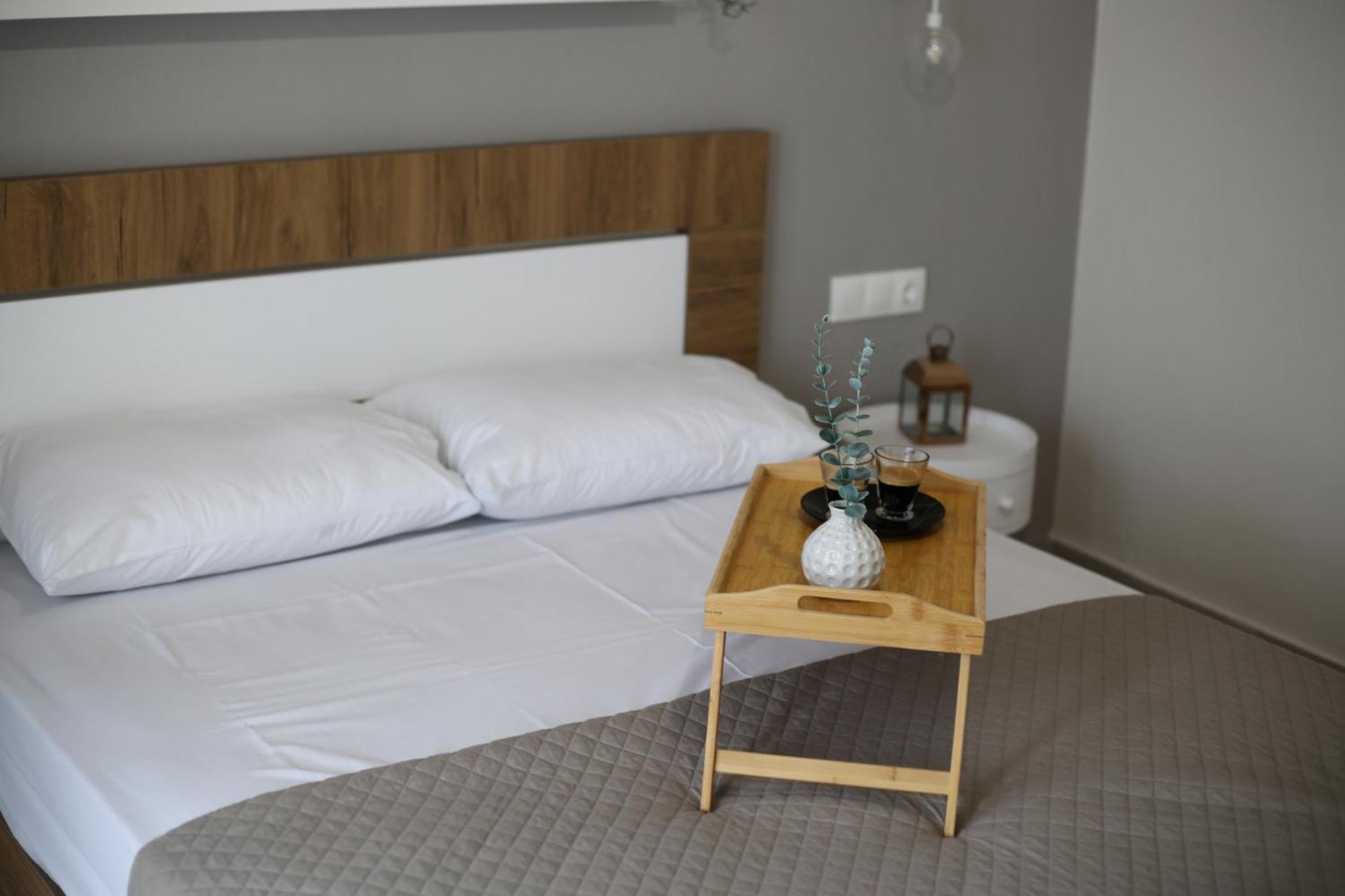 Our Home-Fully Renovated Apartments And Studios By The Sea ニキティ エクステリア 写真