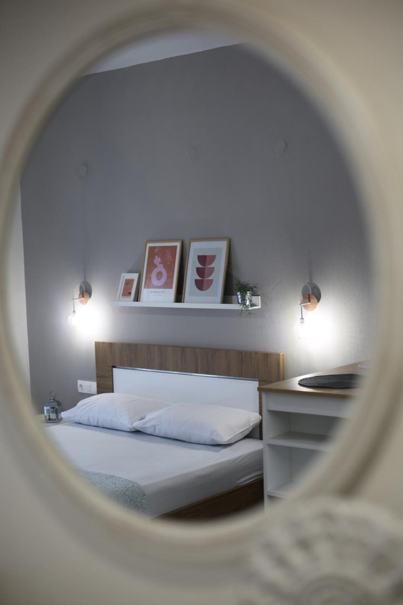 Our Home-Fully Renovated Apartments And Studios By The Sea ニキティ エクステリア 写真