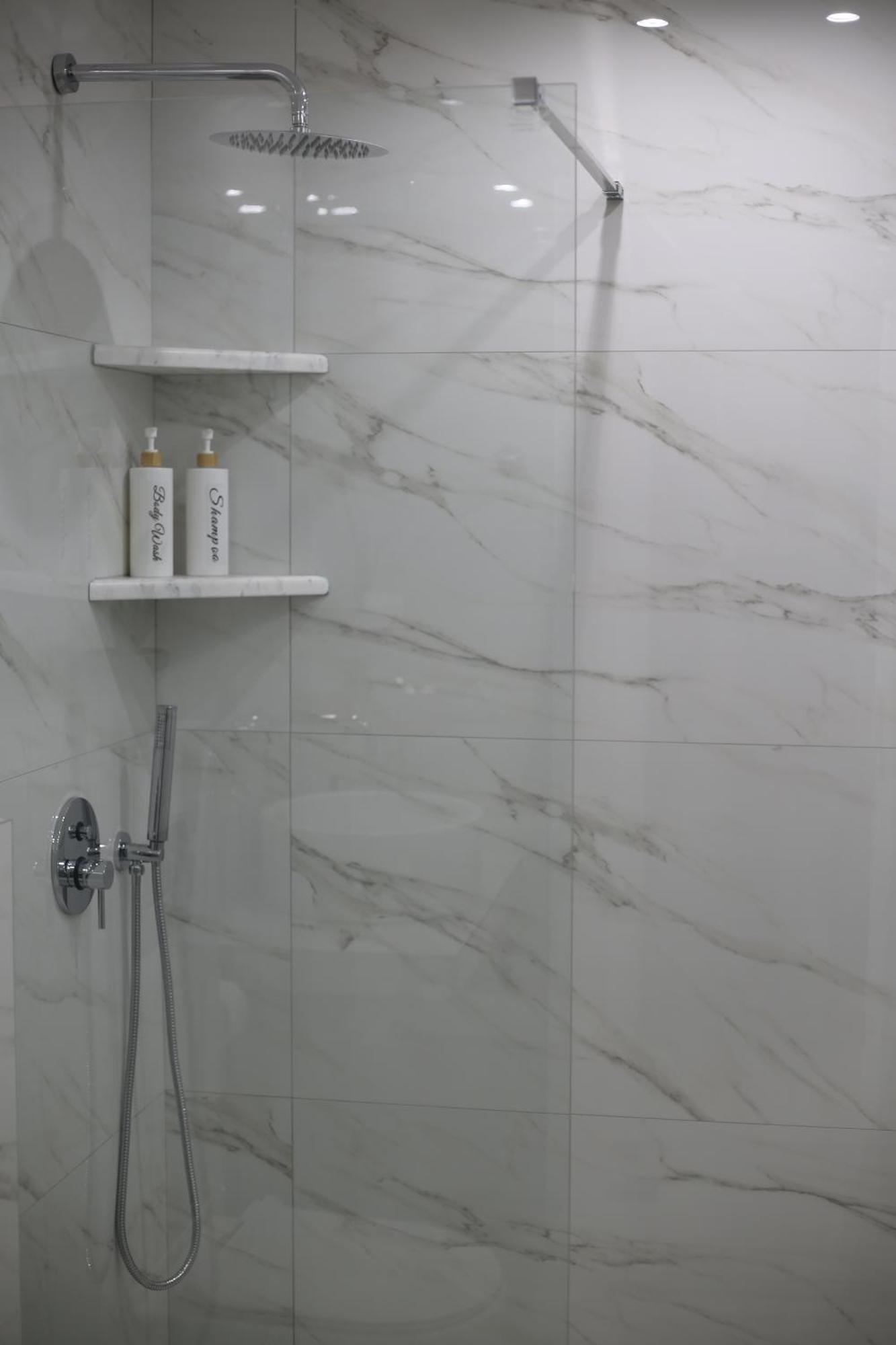 Our Home-Fully Renovated Apartments And Studios By The Sea ニキティ エクステリア 写真