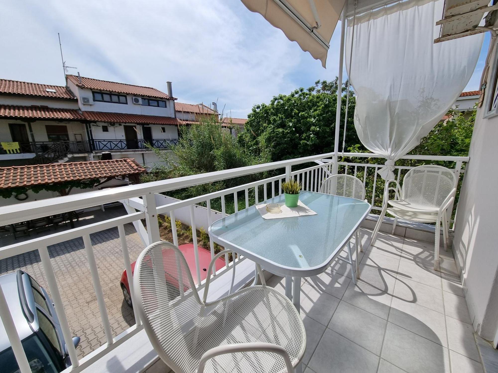 Our Home-Fully Renovated Apartments And Studios By The Sea ニキティ エクステリア 写真